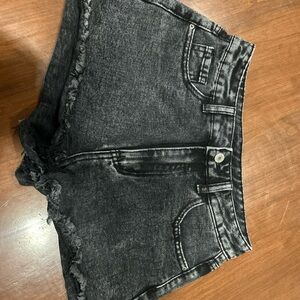 SHEIN-3 pairs Women’s Black Frayed Hem Jean Shorts